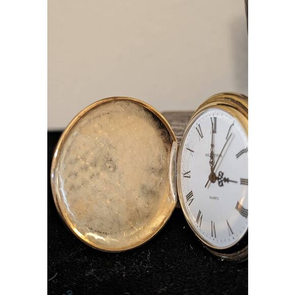 MAJESTRON Vintage Gold Tone Quartz Pocket Watch - Picture 4 of 6